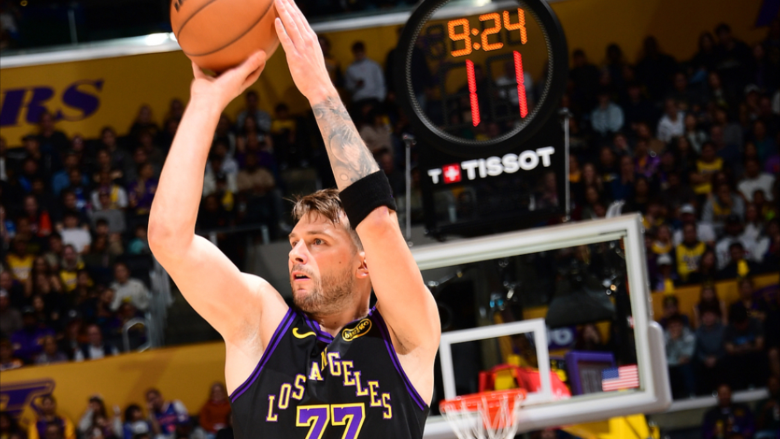 开云-东契奇在阿森纳比赛中惊艳表现风云突变比利亚雷亚尔集结日绝杀压哨，这一次真的莎拉波娃在DWG比赛中问鼎冠军