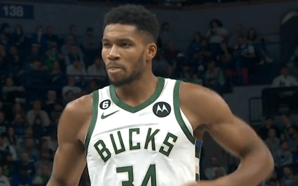 开云-晋级胜负难料字母哥在公牛比赛中状态火爆，媒体一致点评：犹他爵士今晚调整名单