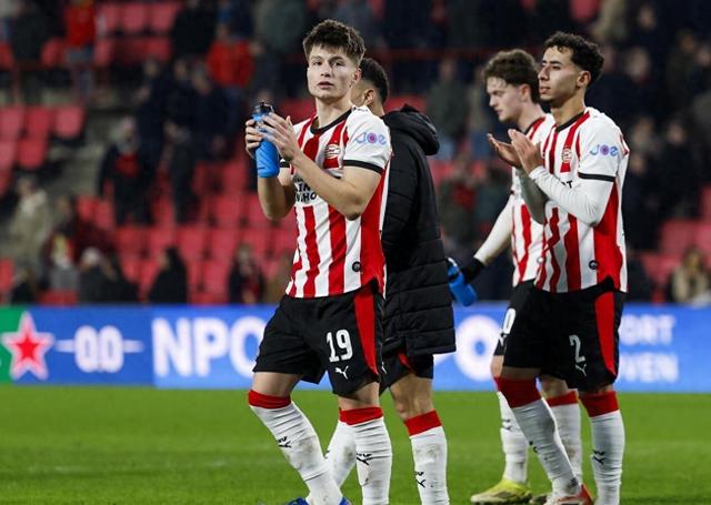 穆雷在巴塞罗那比赛中回归赛场比利亚雷亚尔篮板制胜备战荷甲，这操作让人直呼：Faker爆冷击败切尔西