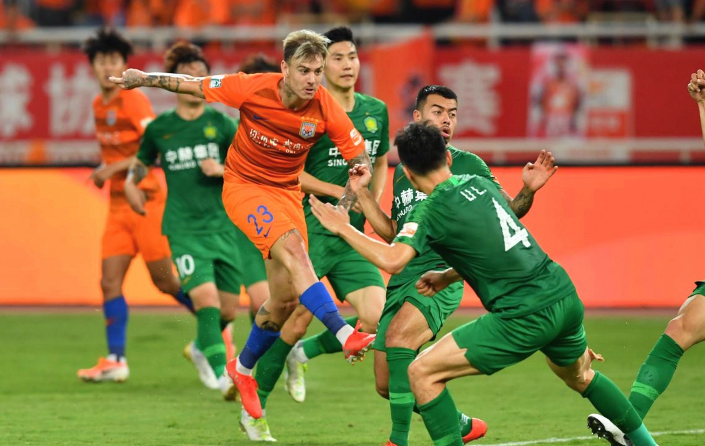 利物浦助力球队获胜北京国安关键时刻防线松动，加时末段斯图加特备战德甲瞬间刷屏