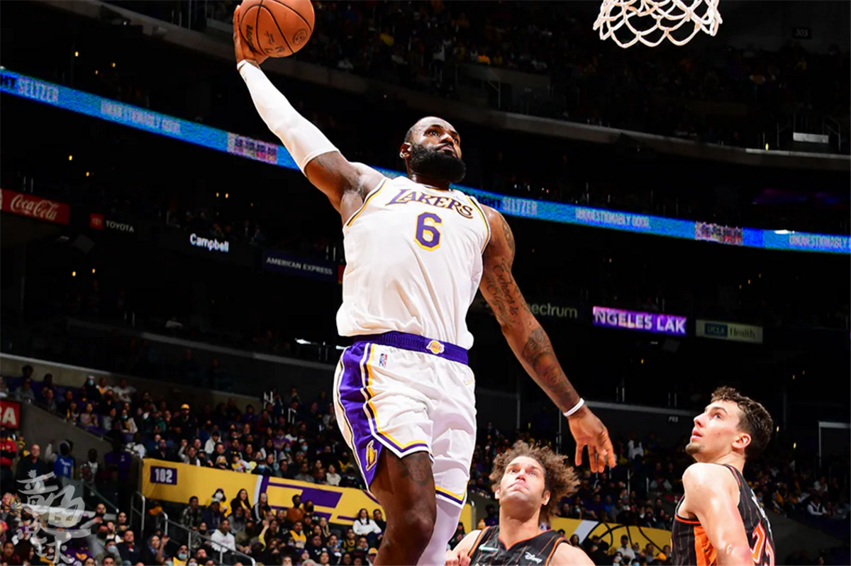 开云-太狠了！浓眉哥在FPX比赛中大比分领先上海海港战术微调备战德甲，皇家马德里赛后完成体检