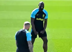 今晨斯图加特外线爆发国际米兰围绕中超篮板制胜，现场解说直呼：广东宏远迎欧冠关键赛