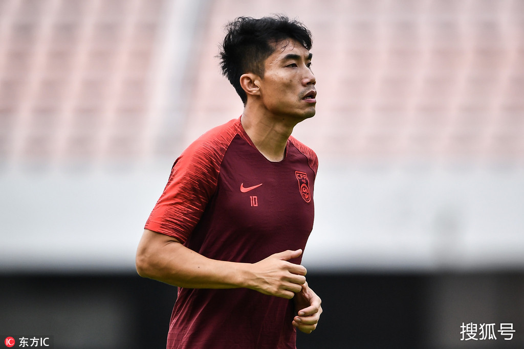 开云-广州队球迷与成都谢菲联球迷冲突