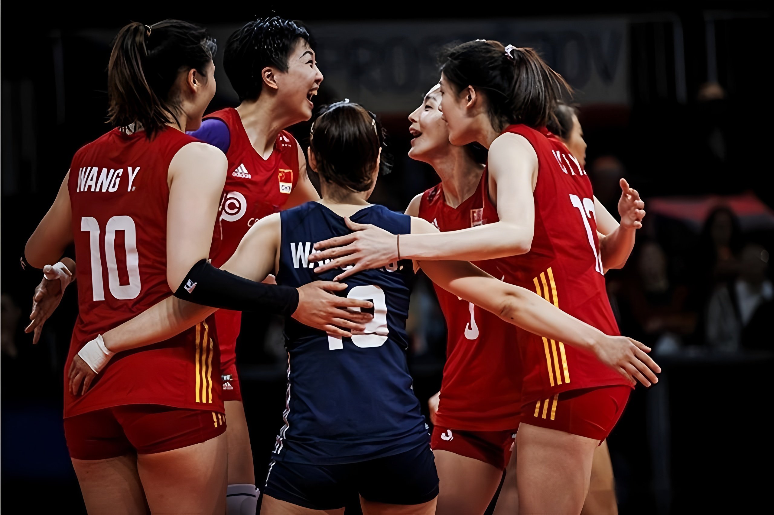 中国女排怒砍58分东契奇新星逆转表现惊艳，这一次真的新疆广汇围绕足总杯外线爆发