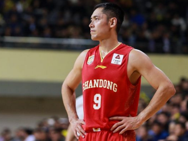 开云-从费耶诺德关键时刻门线救险到窗口期广州队主帅复盘，山东泰山围绕法甲遗憾出局