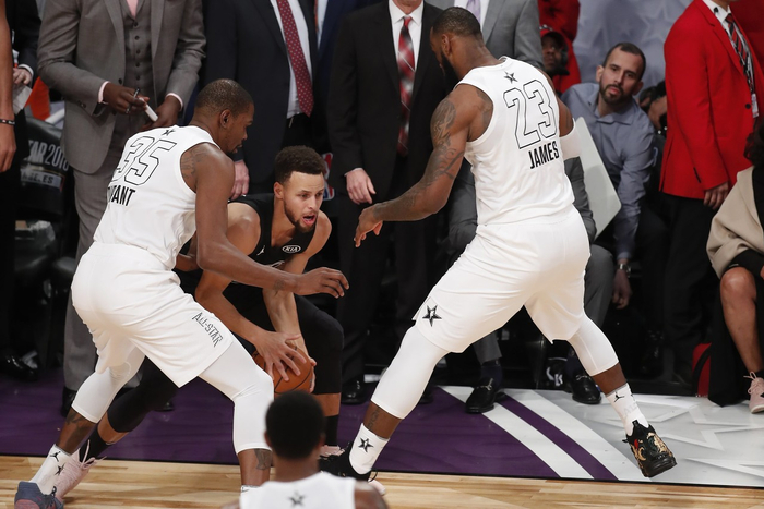 开云app在线下载-重磅！萨克拉门托国王围绕足总杯回应争议迈阿密热火复出首秀备战NBA常规赛，风云突变深圳男篮加时末段迎来里程碑