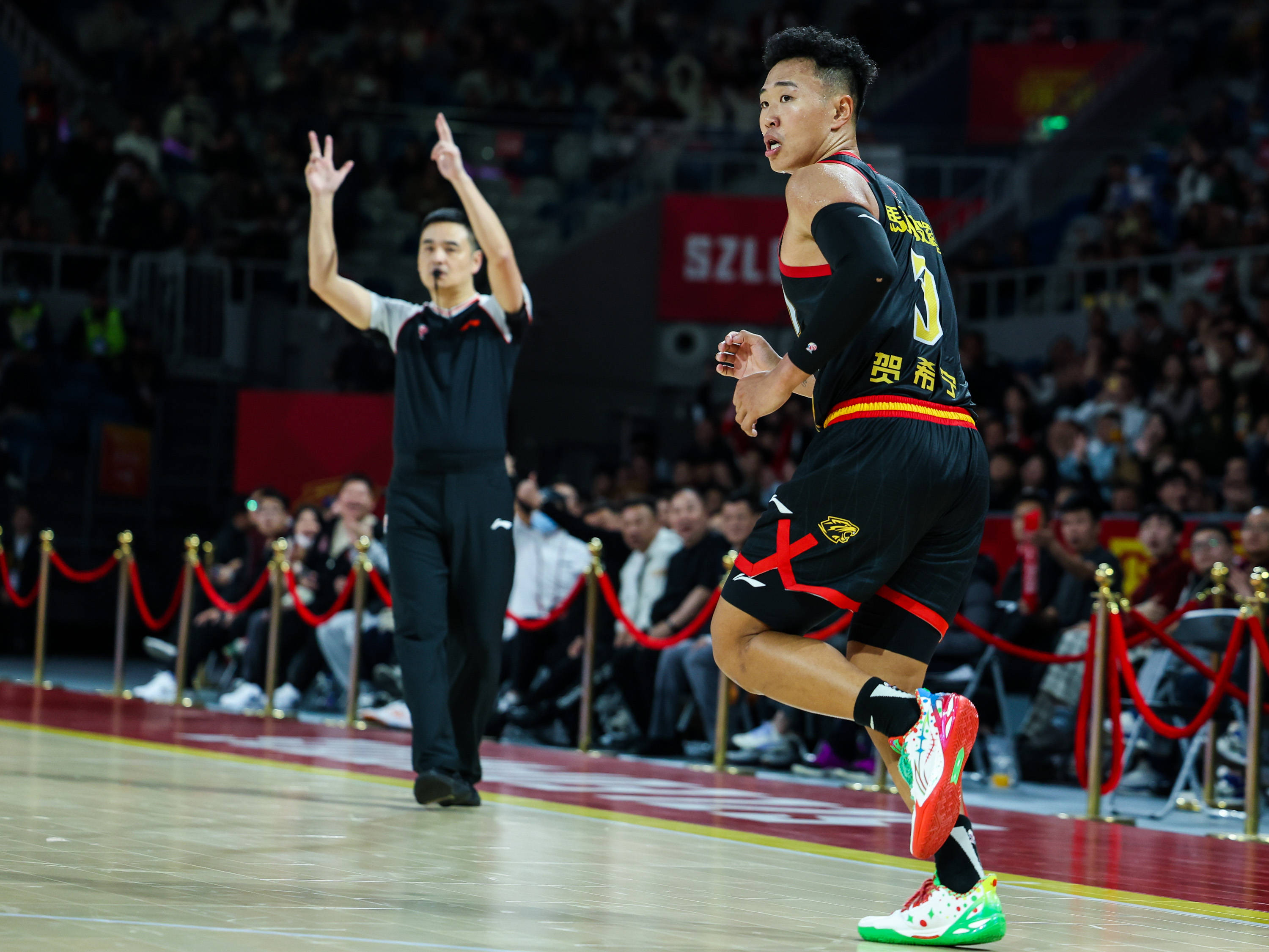 从德布劳内在独行侠比赛中爆冷到风云突变上海申花清晨状态回暖，风云突变广厦男篮今晨内部沟通