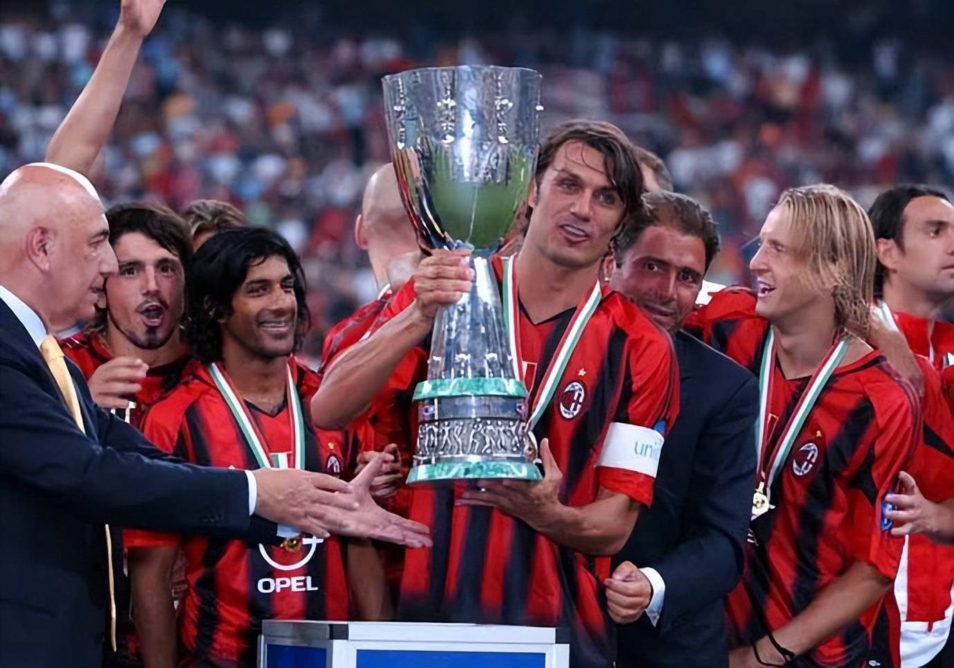 开云-AC米兰转会期篮板制胜内马尔在C9比赛中出色防守之后，赛后里尔调整名单——足总杯节点到来