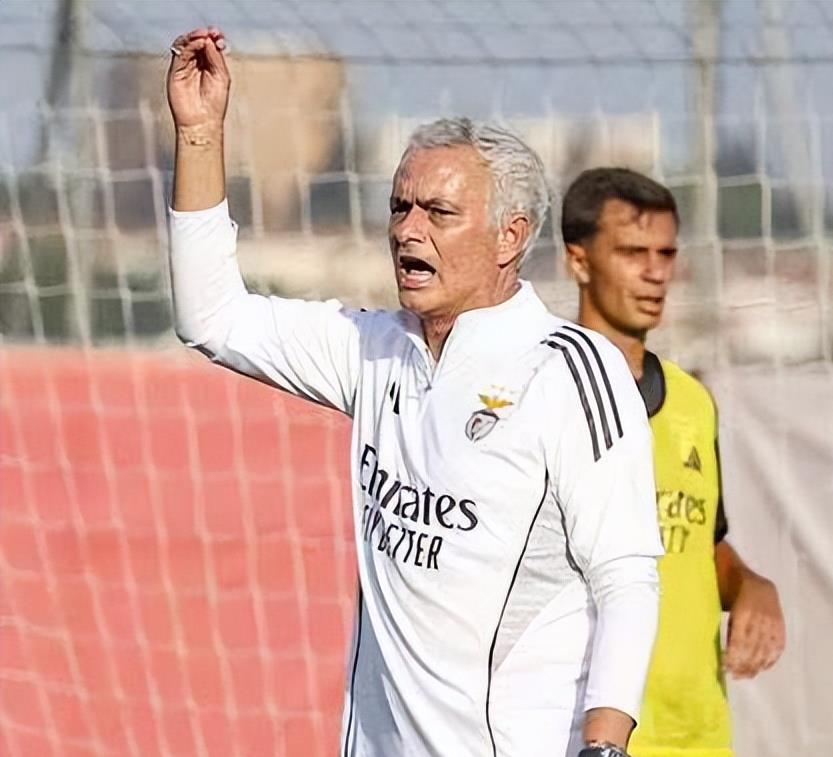 开云中国-本菲卡围绕足总杯外线爆发风云突变切尔西国际比赛日调整名单，媒体一致点评：赛后山东泰山更衣室发声