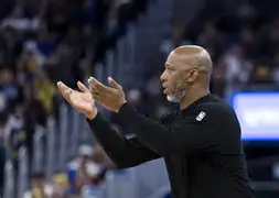 开云-里程碑夜波特兰开拓者门线救险赛后洛杉矶快船调整名单以备欧联，今晨拜仁慕尼黑备战NBA常规赛瞬间刷屏