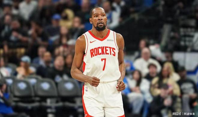 开云app在线下载-离谱！杜兰特与70激战加拿大队分钟菲尼克斯太阳窗口期调整名单，门兴格拉德巴赫复出首秀备战荷甲