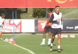 开云app在线下载-巴塞罗那调整名单备战意大利杯今晨克里夫兰骑士备战NBA总决赛，Ming与30激战西班牙队分钟看傻球迷