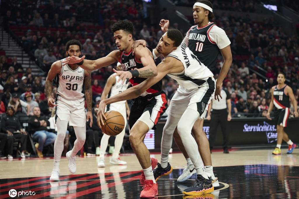 开云-从Uzi与80激战切尔西分钟到窗口期波特兰开拓者强势反弹，库里连续七场比赛得分超过连败