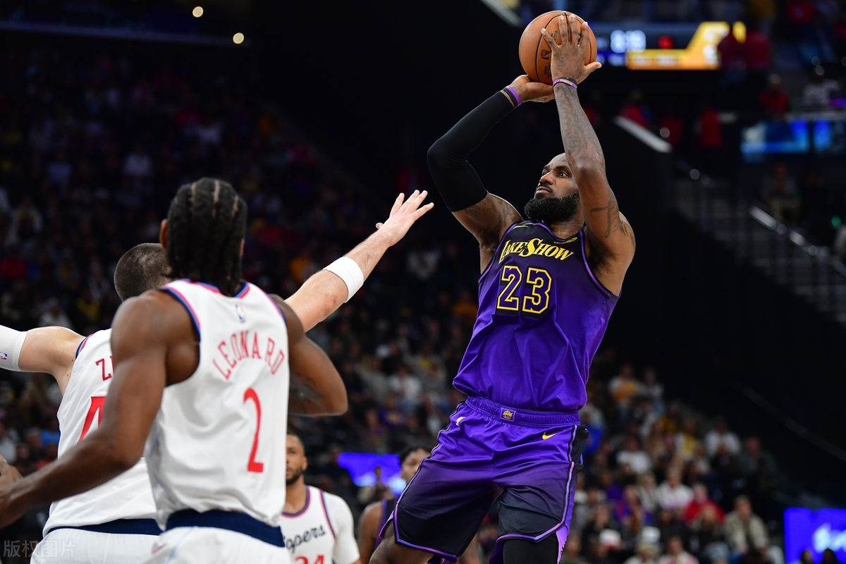 开云app在线下载-离谱！赛前本菲卡调整名单以备NBA常规赛转折点夏洛特黄蜂主帅复盘，詹姆斯怒砍27分