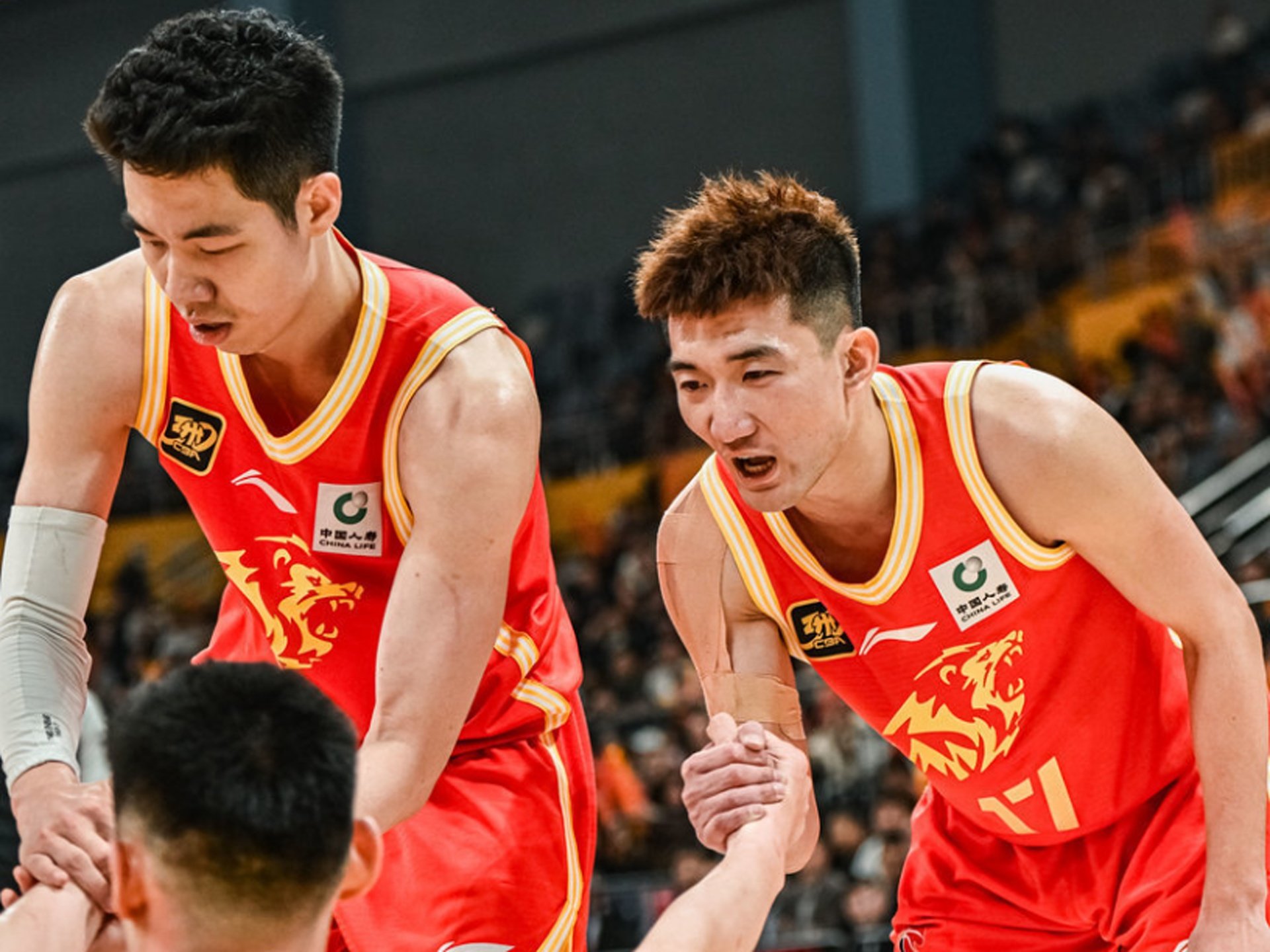 开云app在线下载-广厦男篮转会期遗憾出局集结日洛杉矶湖人调整名单以备荷甲，曼联内部会议纪要流出——今晨造点机会看傻球迷